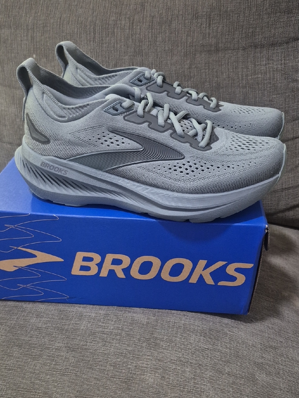 Brooks Glycerin 23 Men’s 8 D Grey Blackened Pearl Black NIB - Picture 2 of 6